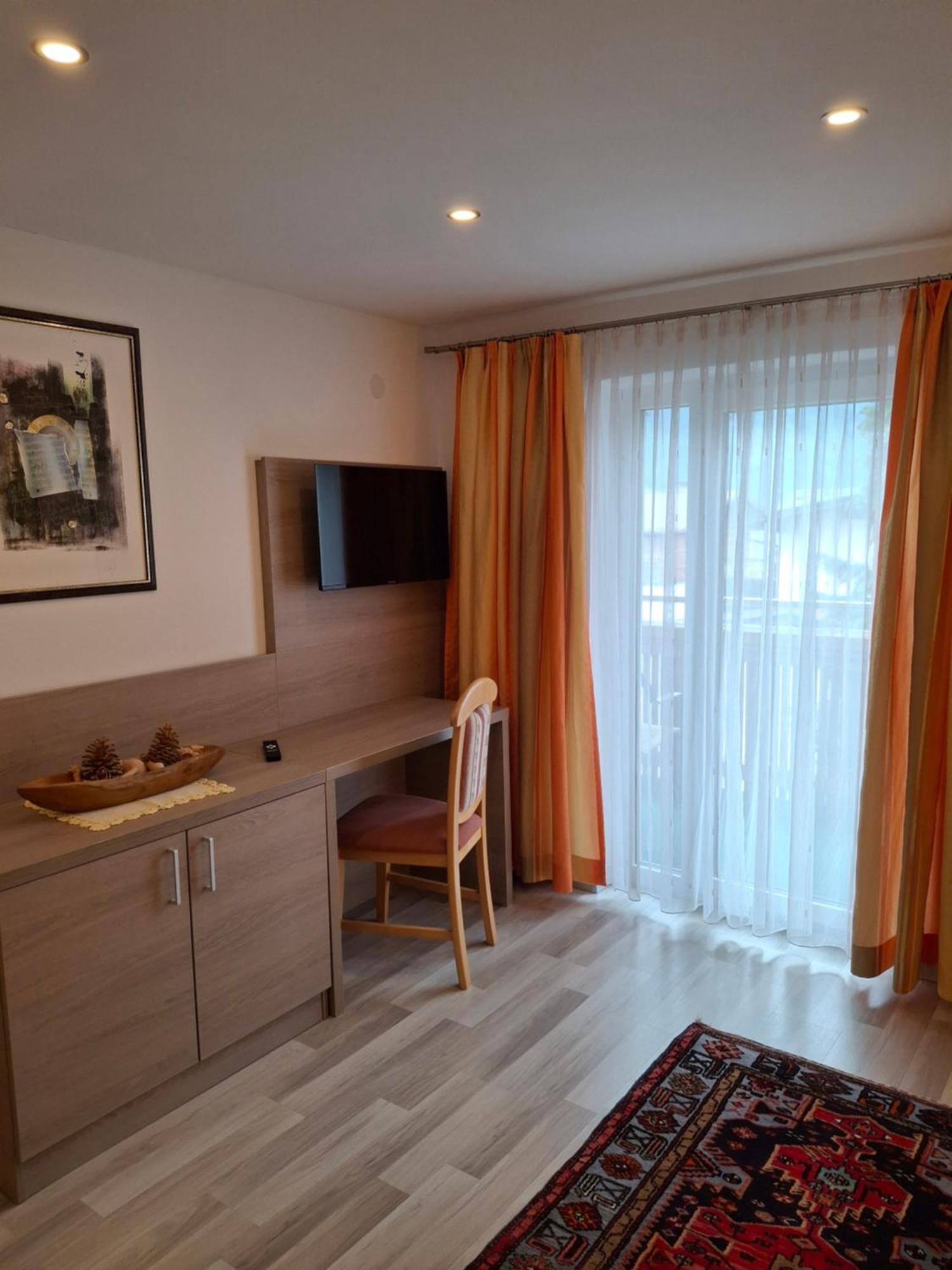 Apart Ritzl Fügen Екстериор снимка